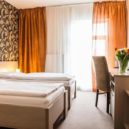 לביצה Hotel Dastan מראה חיצוני תמונה