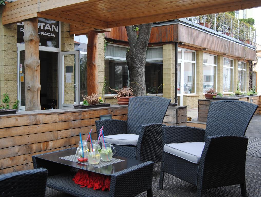 לביצה Hotel Dastan מראה חיצוני תמונה