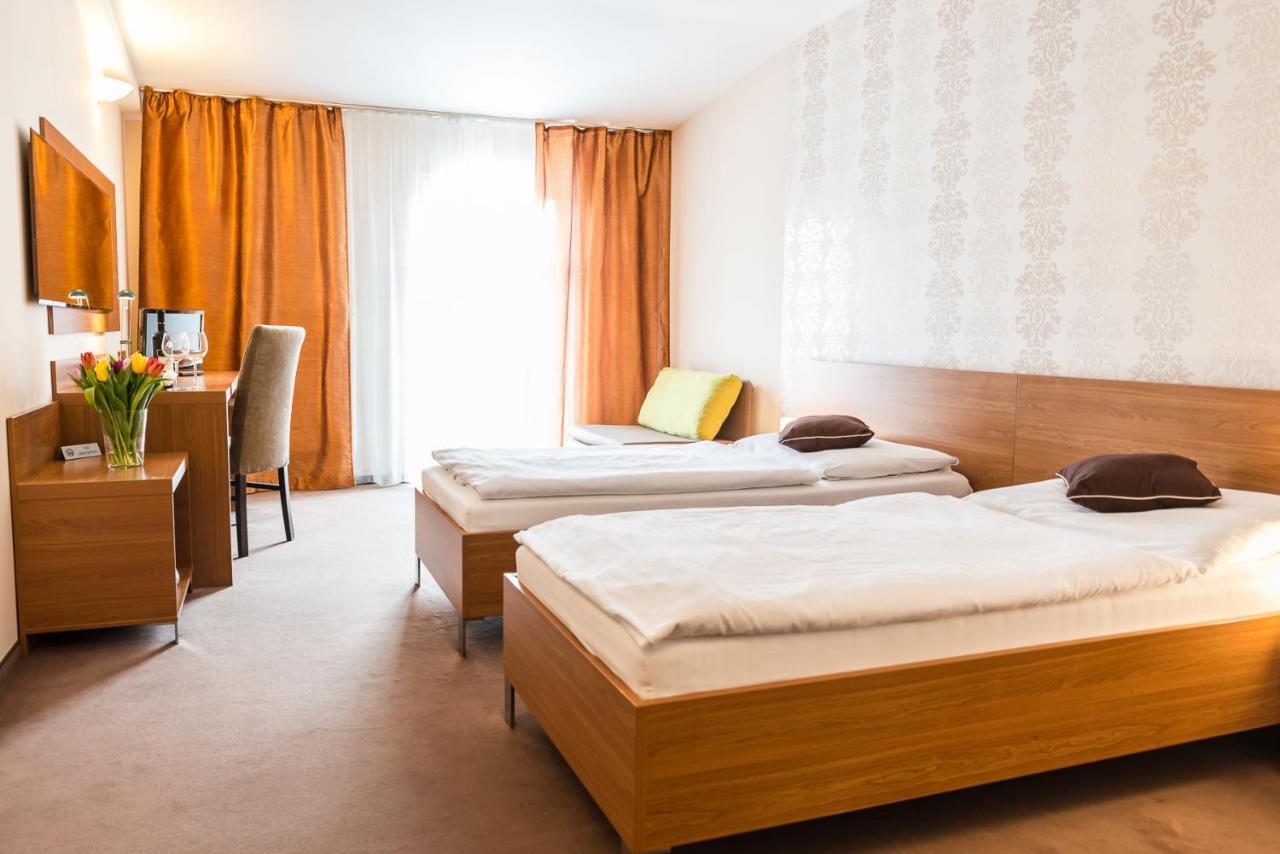 לביצה Hotel Dastan מראה חיצוני תמונה