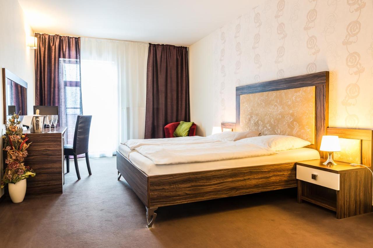 לביצה Hotel Dastan מראה חיצוני תמונה