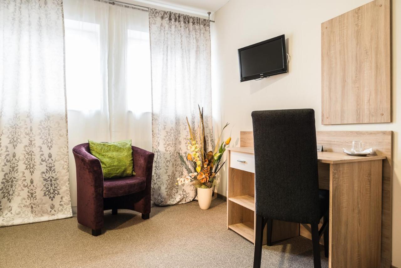 לביצה Hotel Dastan מראה חיצוני תמונה
