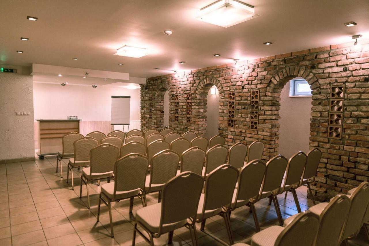 לביצה Hotel Dastan מראה חיצוני תמונה